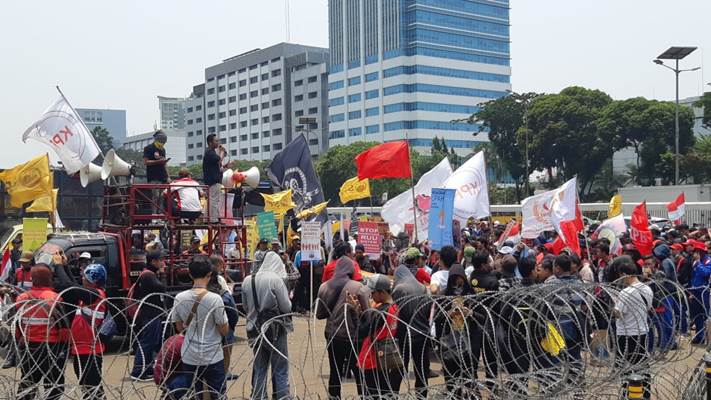  Pengunjuk Rasa Soroti Pemasangan Kawat Berduri, Ini Penjelasan Polisi