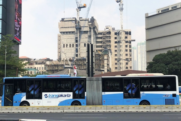  Mahasiswa Demo di Depan Gedung DPR, Rute Transjakarta Ini Dialihkan