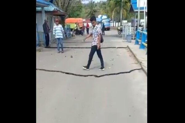  Gempa Ambon, Kedalaman 10 Km, Timbul Korban Akibat Panik