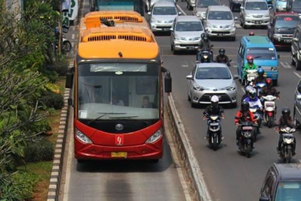  Ada Demo, Halte  TransJakarta JCC Senayan dan Slipi Petamburan Ditutup