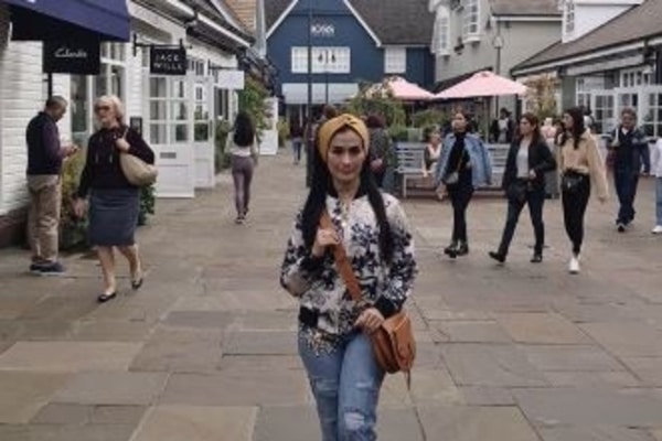  Disimpan di Safety Box, Uang Rp212 Juta Milik Iis Dahlia Raib di London