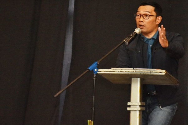  Ridwan Kamil Bahas Kinerja Biro Humas