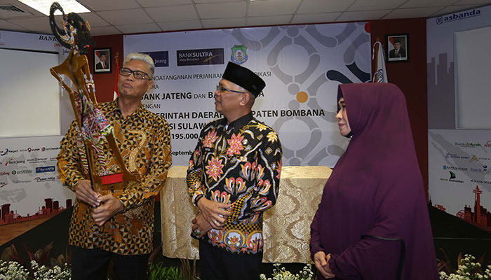  KERJA SAMA BANK JATENG-BANK SULTRA