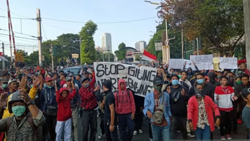  Aksi Unjuk Rasa di DPR Kembali Ricuh