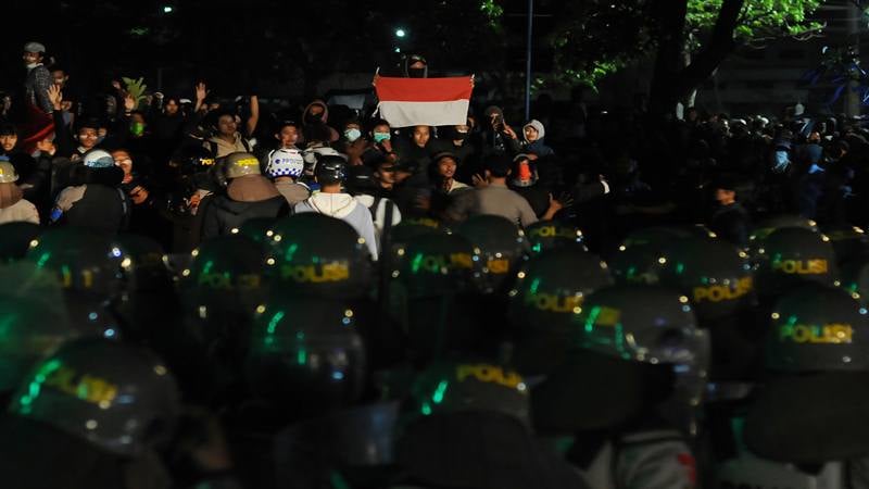  Demo di Surakarta, 4 Polwan Terluka