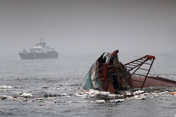  Seorang Nelayan Hilang Setelah Kapalnya Terbalik di Laut Pangandaran