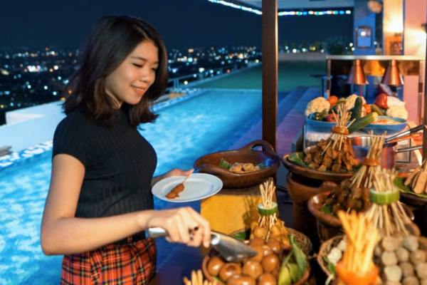 Star Hotel Semarang menawarkan promo food & beverages untuk memperingati Hari Batik Nasional, Rabu (2/10/2019).