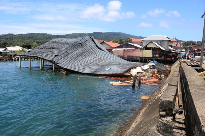 Gempa Ambon : Termakan Hoaks Gempa Susulan dan Tsunami, Pengungsi terus Bertambah