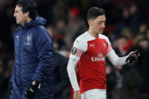  Arsenal Diprediksi Menjadi Akhir Karier Mesut Ozil