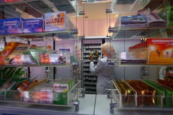 Pengadaan Obat: Pemerintah Upayakan Produk Lokal Meskipun Mahal