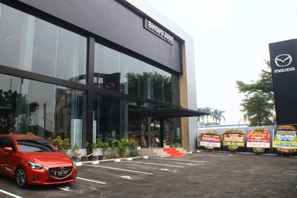  Perkuat Jaringan di Jabodetabek, EMI Resmikan Dealer Mazda Baru