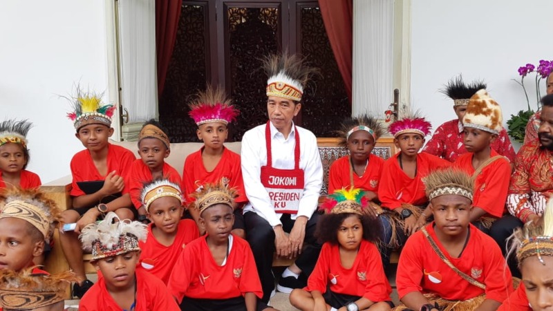  Penuhi Janji, Jokowi Undang Anak-anak SD Papua ke Jakarta
