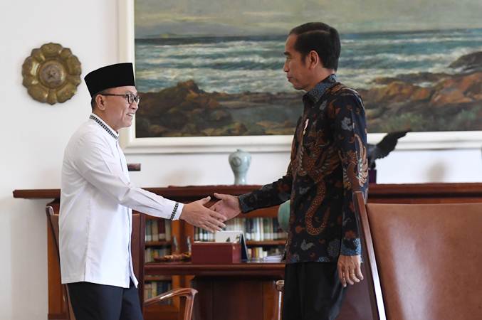  Jokowi Terima Zulhas di Istana, Bicara Soal Kabinet?