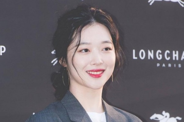  5 Terpopuler Lifetyle, Artis Kpop Sulli Ditemukan Meninggal Dunia dan Film Parasite Memulai Debut di Amerika Serikat