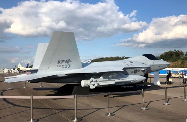  Korea Selatan Pamerkan Model Skala Penuh Pertama Jet Tempur KF-X