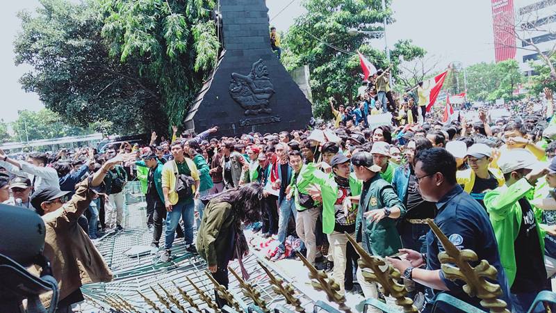  Demo Mahasiswa, Massa BEM SI Mulai Bergerak Menuju Istana