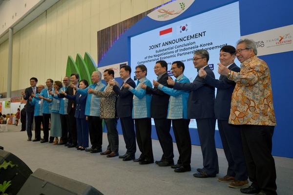 Pengumuman finalisasi perundingan Indonesia-Korea Comprehensive Economic Partnership Agreement (IK-CEPA) di sela pembukaan Trade Expo Indonesia 2019, Rabu (16/10/2019) - dok. Kemendag
