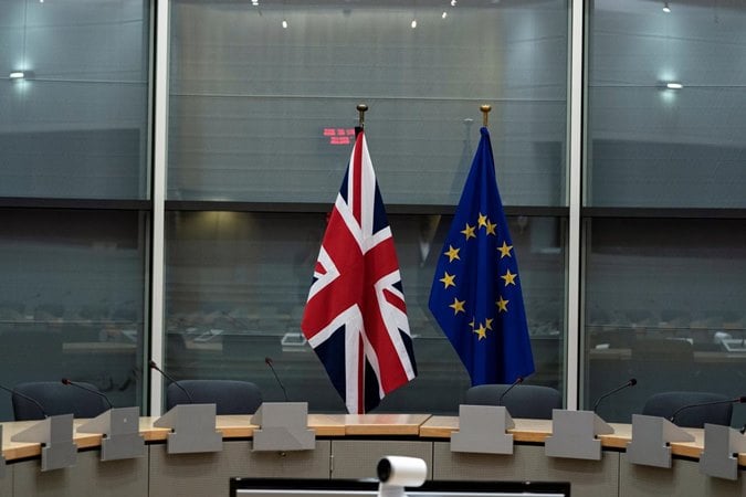 Bendera Inggris Raya dan Uni Eropa di markas Komisi Uni Eropa di Brussels, Belgia, 20 September 2019./Reuters- Kenzo Tribouillard