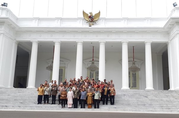  Momen Foto Bersama Jokowi dengan Kabinet Kerja