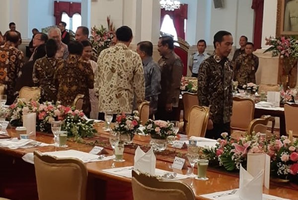 Suasana silaturahmi Presiden Joko Widodo dengan Wakil Presiden Jusuf Kalla dan para menteri kabinet kerja di Istana Negara, Jumat (18/10/2019)./Bisnis-Amanda