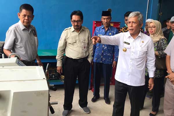  Modernisasi Pertanian Dongkrak Produksi Padi Kabupaten OKI