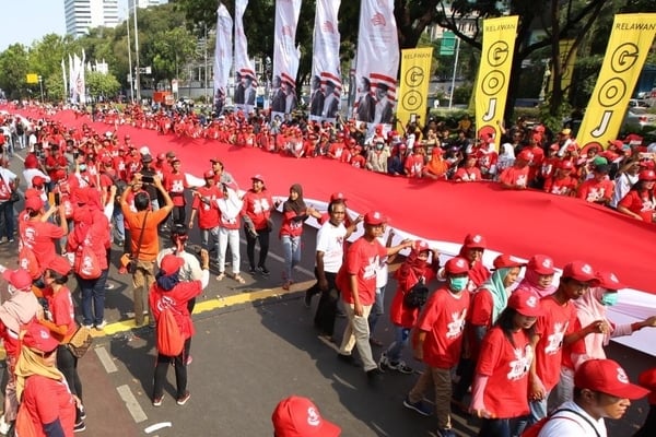  Foto Suasana Meriah dan Sarat Pesan Pawai Pelantikan Jokowi-Ma\'ruf