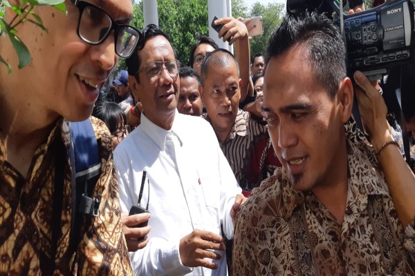  Keluar dari Istana, Mahfud MD Sebut Pelantikan Menteri Jokowi-Ma\'ruf Amin pada Rabu