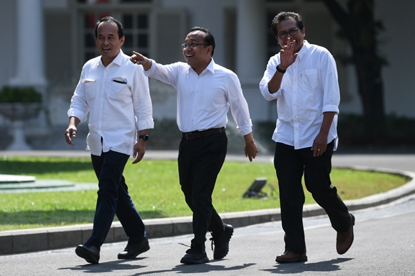  Ikut Dipanggil Jokowi ke Istana, Inilah Profil Pratikno