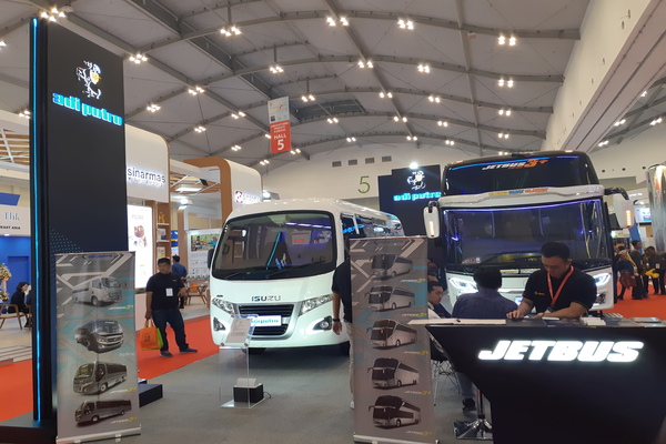  Karoseri Adiputro Jajaki Ekspor Bus ke Negara-Negara Pasifik