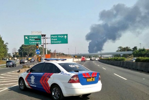  Pipa Pertamina di KM130 Purbaleunyi Meledak, Arus Tol Dialihkan