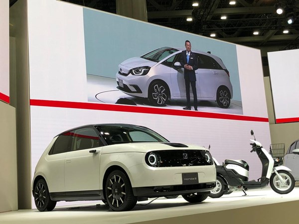  Honda Tampilkan Teknologi Baru, dari Mobil Hibrida hingga Mobil Listrik