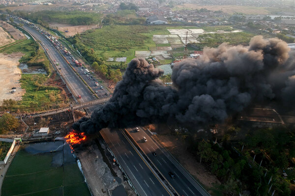  Pipa Pertamina Terbakar di Purbaleunyi, BBM Dipasok dari Cikampek