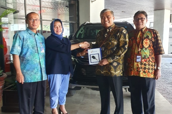  Bank Jateng Cabang Jakarta Serahkan Hadiah Undian pada Nasabah