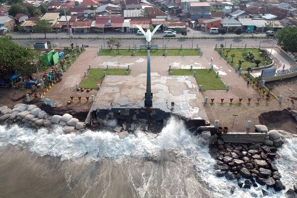  Warga Padang Bakal Didenda Bila Belanja di Lokasi Terlarang