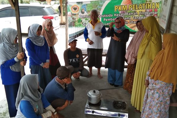  Universitas Lambung Mangkura Bantu Pembuatan Pestisida Hayati