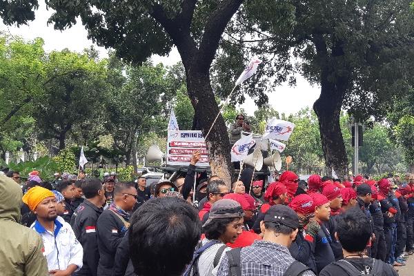  Jelang Penetapan UMP, Ini Tuntutan Demo Buruh di Balai Kota DKI
