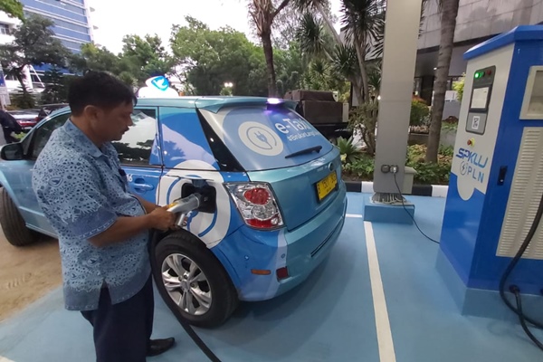  Gandeng Mitra Strategis, PLN Bangun Charging Station Mobil Listrik