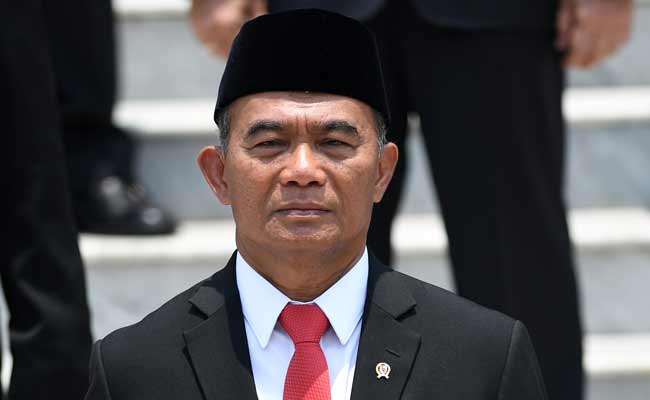  Menko PMK Nilai Penggunaan Cadar Mengganggu Tugas Pelayanan