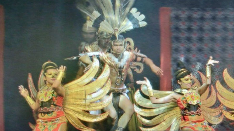  Tarian Dayak Kalteng Memukau di Bali