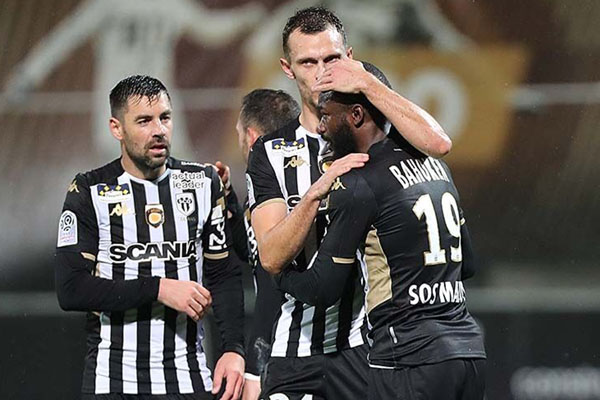  Kejutan, Angers Dekati Paris Saint-Germain di Liga Prancis