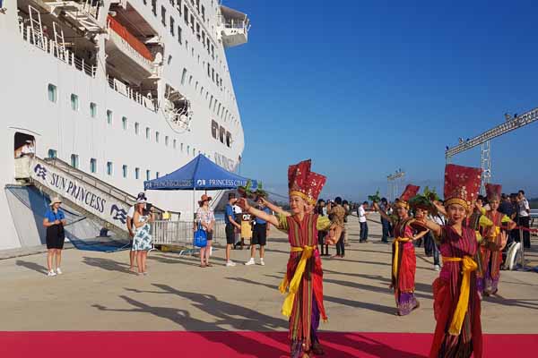  Perdana, Pelabuhan Gili Mas Mulai Disinggahi Cruise