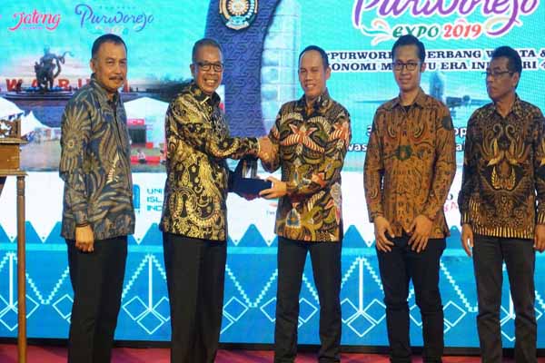  Bank Jateng Terima Penghargaan BI atas Implementasi Elektronifikasi di Purworejo