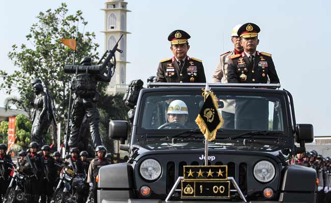  SERAH TERIMA PANJI PANJI TRIBRATA KAPOLRI