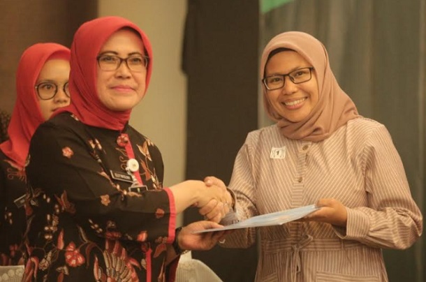  Pemkot Bandung Bagikan 250 Sertifikat Halal