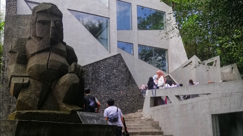  Berkunjung ke Museum Ullen Sentalun, Tak Boleh Sembarang Swafoto