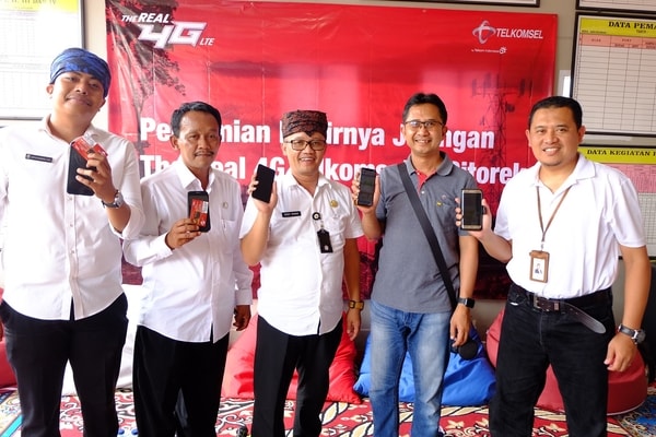  Jaringan Telkomsel Menerobos Negeri di Atas Awan