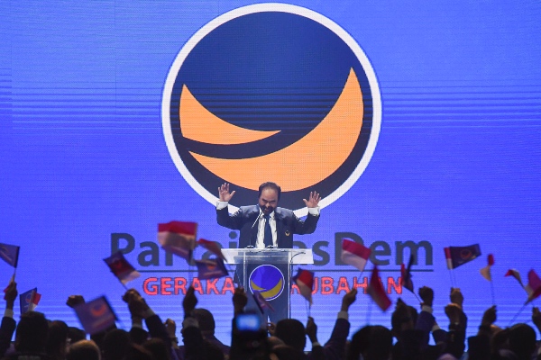  Jokowi Disambut Surya Paloh, Hadiri Puncak Kongres Nasdem