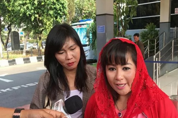  Dewi Tanjung Tak Gentar Bakal Dipolisikan Novel Baswedan