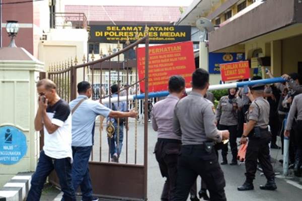  Bom Bunuh Diri Guncang Polrestabes Medan, Brimob Perketat Penjagaan, Densus Olah TKP