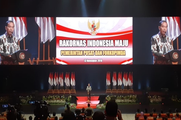  Perizinan Investasi : Presiden Jokowi Sarankan Kepala Daerah Minta Back Up Polisi untuk Keamanan
